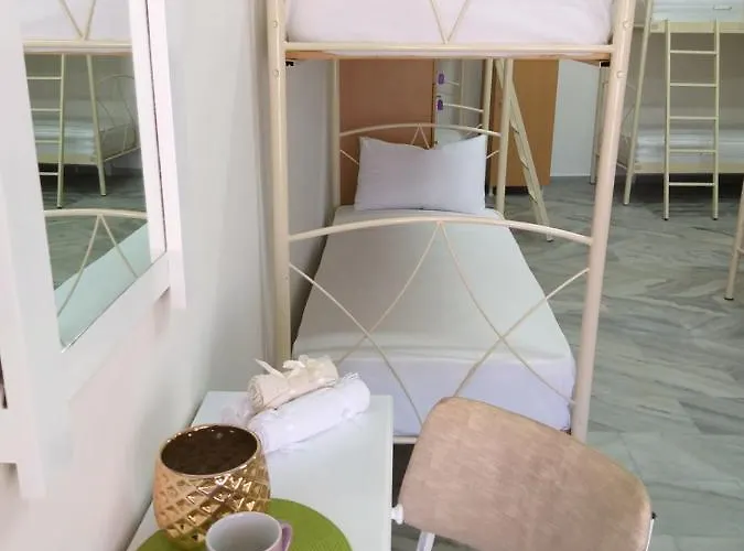 بيت شباب Youth Anna