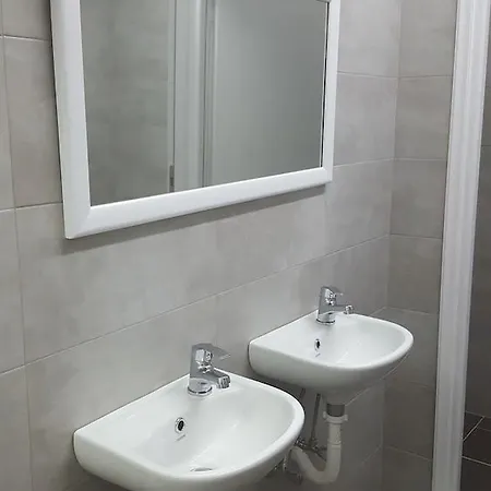 旅馆 Youth Anna 佩里萨