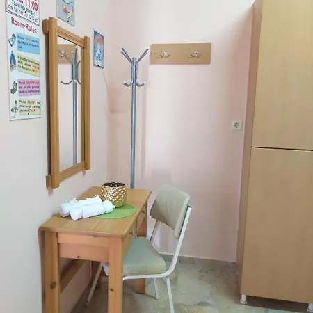 Youth Anna 旅馆 佩里萨