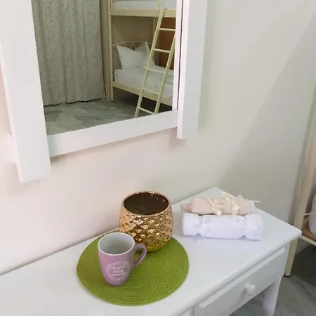 Youth Anna 佩里萨