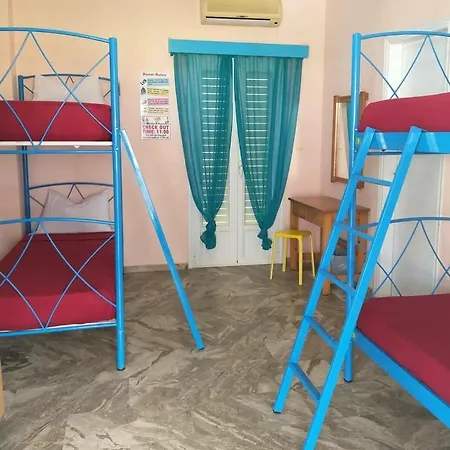 Hostel World Perissa אכסניה פריסה