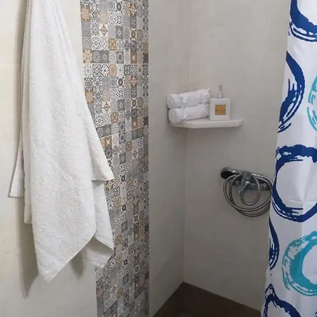 Hostel World Perissa פריסה