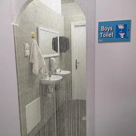 Hostel World Perissa אכסניה *