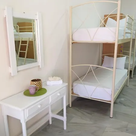 Hostel World Perissa פריסה