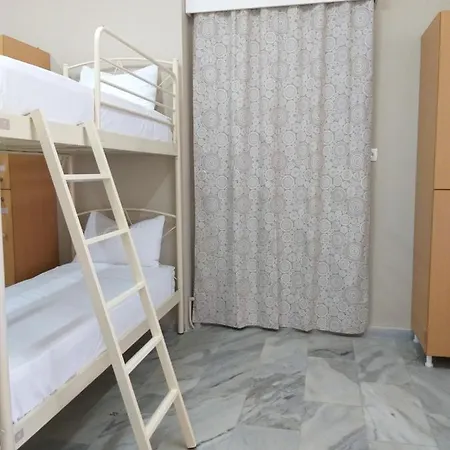 אכסניה Hostel World Perissa פריסה